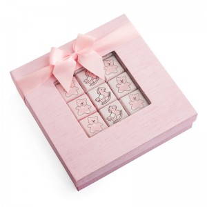 Розова хартия за бонбони с панделка